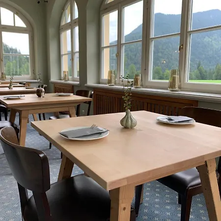 Pop-up Wildbad ホテル クロイト